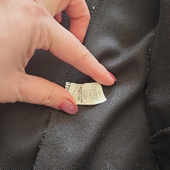 Classic Black Blazer - Picture 3 of 4